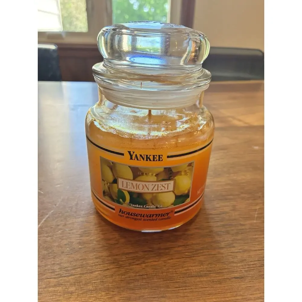 Rare Discontinued Yankee Candle Housewarmer Lemon Zest 14.5oz Jar Black Band New